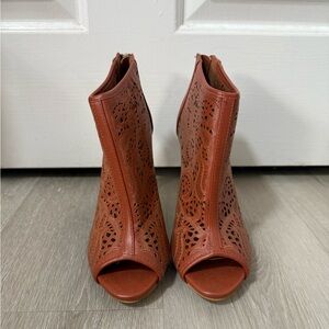 Elegant Brown Peep-Toe Heeled Boots